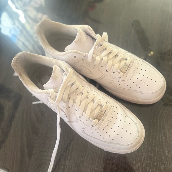 Men's White Low-Top Sneakers with Cushioned Comfort - Picture 4 of 7